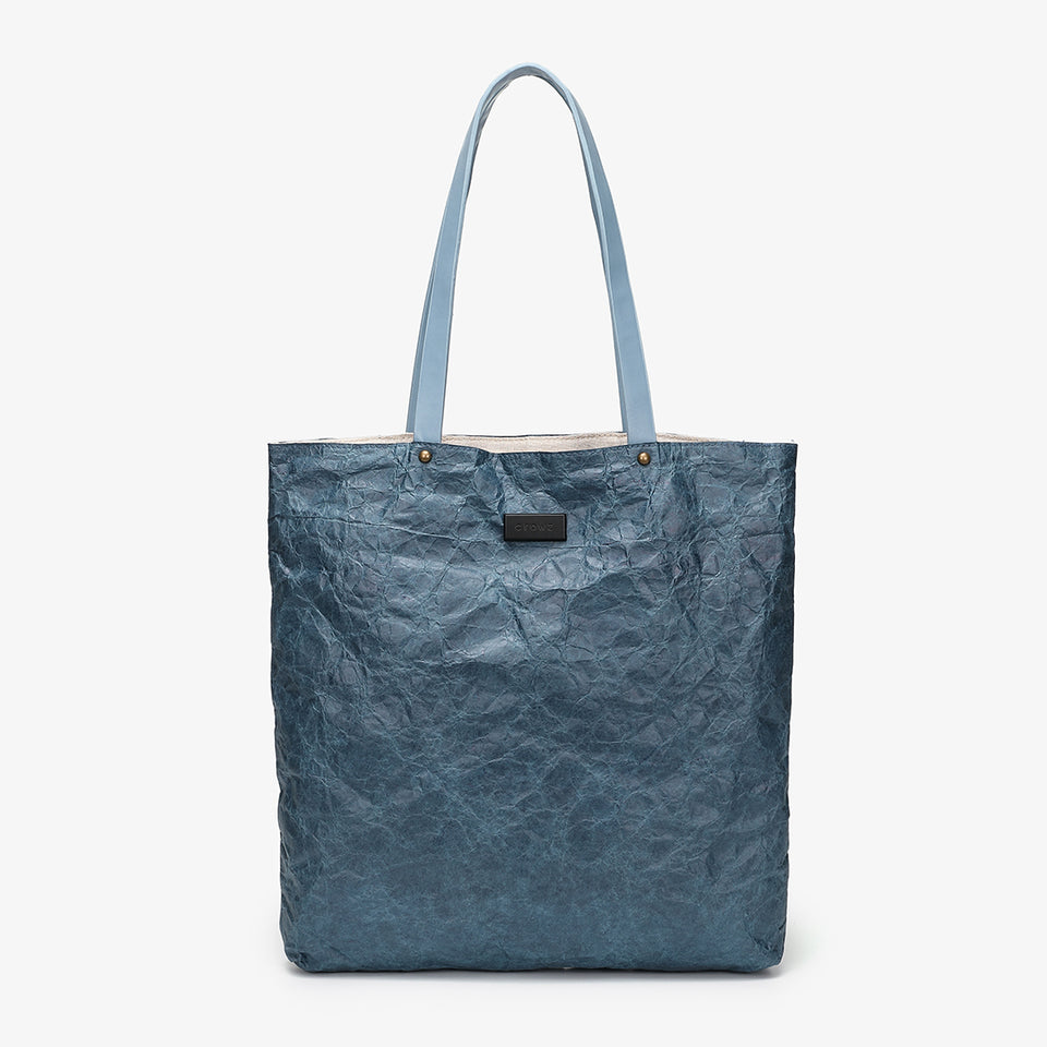 Creased PU leather shopper bag in blue